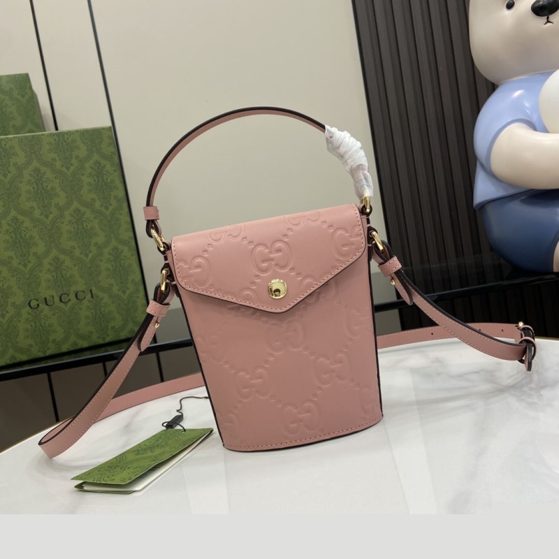 G*u*i bucket bags